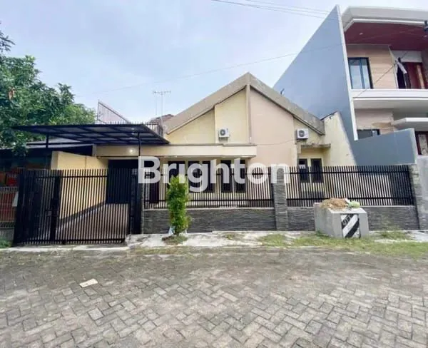 image MURAH RUMAH 2 LANTAI SIAP HUNI MANYAR KERTAADI. LOKASI STRATEGIS FAVORIT DEKAT ITS MERR GM GALAXY MALL UNAIR (4)