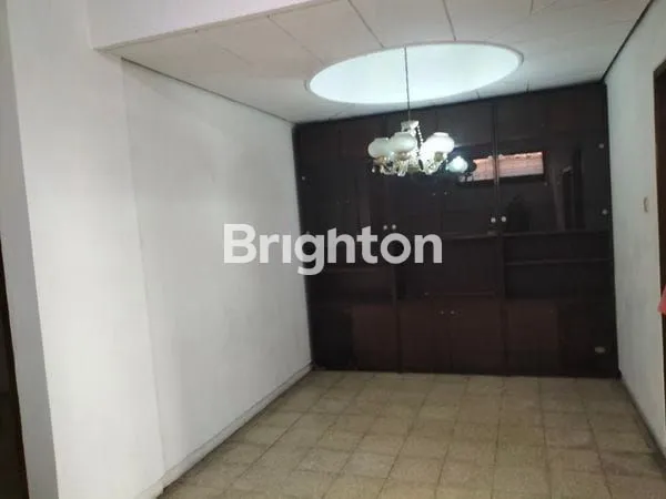 image RUMAH SIAP HUNI FULL RENOVASI DAN STRATEGIS DEKAT KE TENGAH KOTA (2)