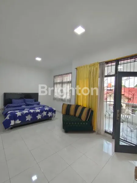 image RUMAH SIAP HUNI FULL RENOVASI DAN STRATEGIS DEKAT KE TENGAH KOTA (8)