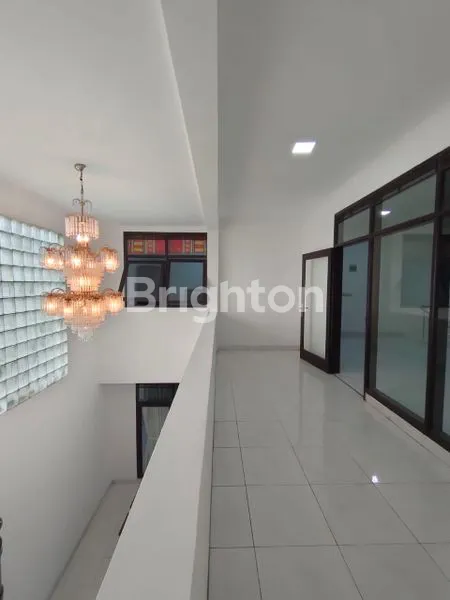 image RUMAH SIAP HUNI FULL RENOVASI DAN STRATEGIS DEKAT KE TENGAH KOTA (6)