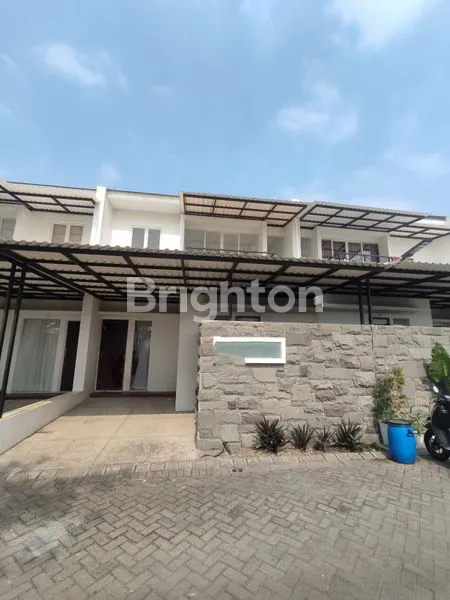 image RUMAH THE CAYA RAYA WIYUNG LAKARSANTRI (1)