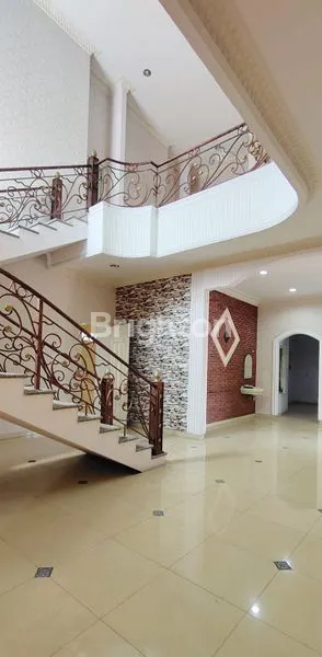 image TURUN HARGA - RUMAH MEGAH 2 LANTAI DI KAWASAN EXCLUSIVE MALANG (5)