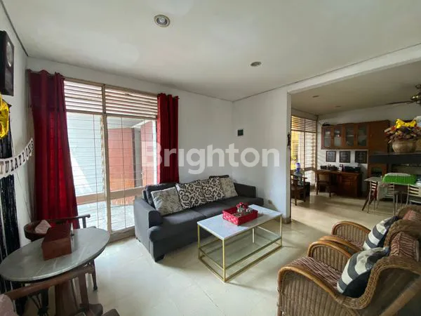 image TURUN HARGA RUMAH DI HOEK KAWASAN SETIABUDI, JAKARTA SELATAN.LOKASI STRATEGIS (3)