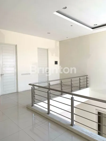 image RUMAH MEWAH LUX MINIMALIS CITRALAND UTAMA ONE GATE PERUMAHAN MEWAH GARASI & CARPORT 4 MOBIL DEKAT UNESA, PAKUWON MALL, GRAHA FAMILY, NATIONAL HOSPITAL (7)