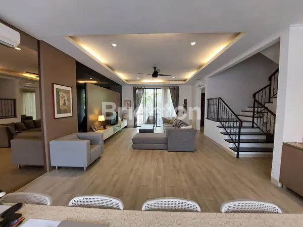 RUMAH JL. AMPERA, KEMANG HILLS RESIDENCE, RAGUNAN, PASAR MINGGU, JAKARTA SELATAN