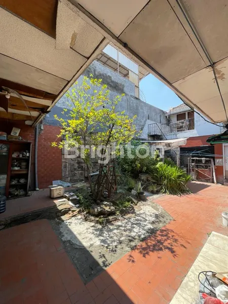 image MURAH RUMAH LAMA DAN COCOK UNTUK DIBANGUN ULANG. SANGAT LUAS NYAMAN SELANGKAH SUKOMANUNGGAL HR MUHAMMAD MAYJEN SUNGKONO PAKUWON MALL GWALK SURABAYA (1)