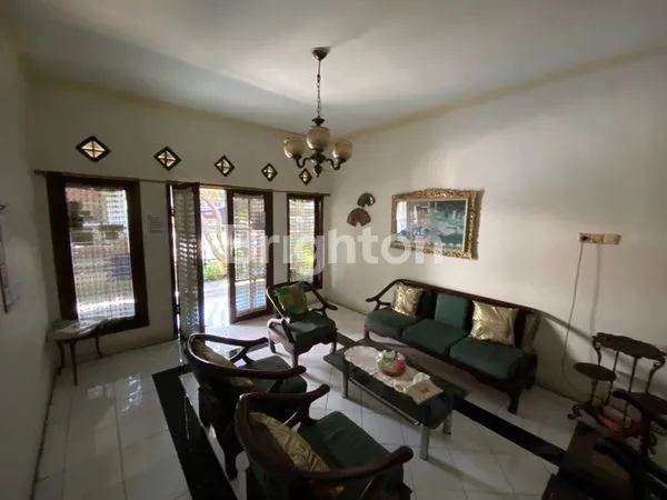 image RUMAH 2 LANTAI PINGGIR JALAN LT 311 M2 DI BUNULREJO, KEC BLIMBING, KOTA MALANG (2)