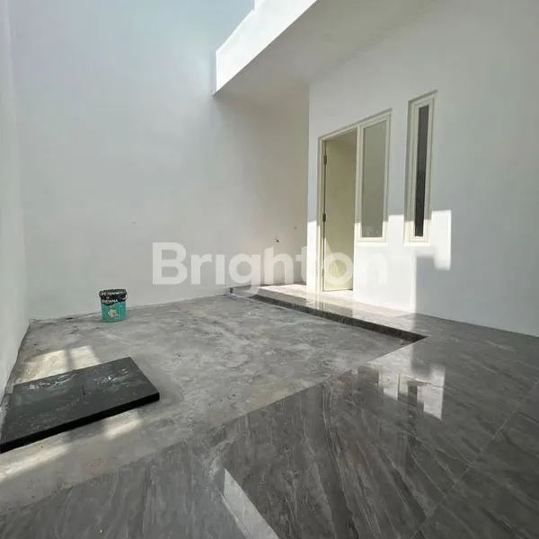 image RUMAH 2 LANTAI BARU GRESS- MANYAR KERTOADI (4)