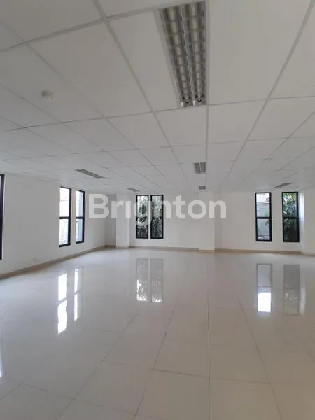 image OFFICEROOM PER LANTAI KAYOON SURABAYA (2)