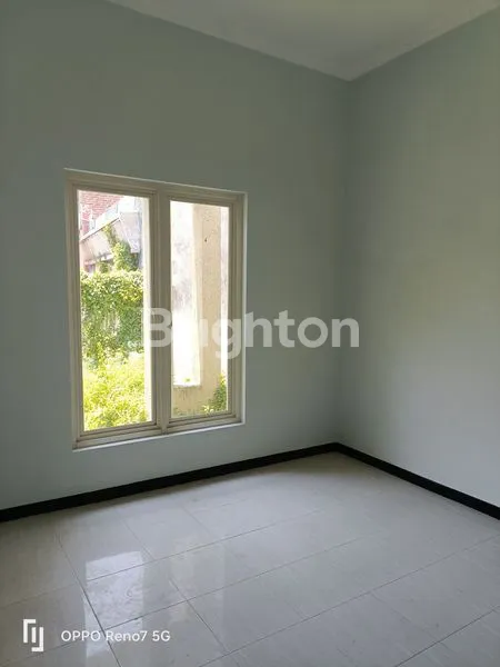 image RUMAH POJOK ADA PARKIRAN MOBIL DILUAR DAN CARPORT (7)