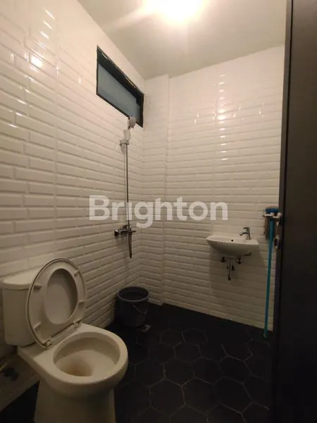 image  RUKO STRATEGIS DENGAN DESIGN KEKINIAN BISA CUSTOM, COCOK UNTUK KANTOR DAN KULINER (3)