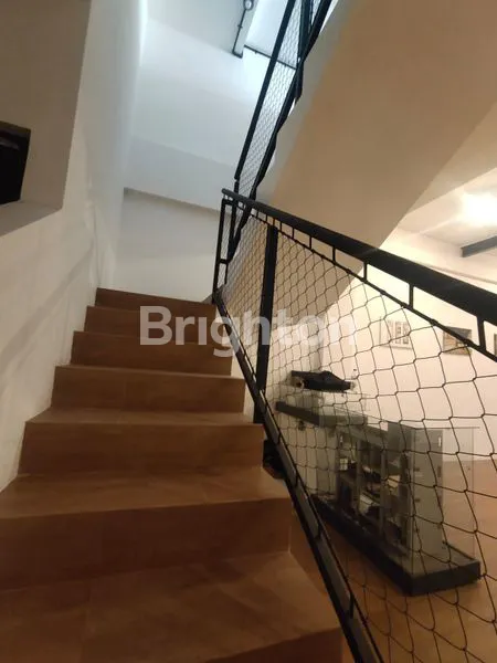 image  RUKO STRATEGIS DENGAN DESIGN KEKINIAN BISA CUSTOM, COCOK UNTUK KANTOR DAN KULINER (2)