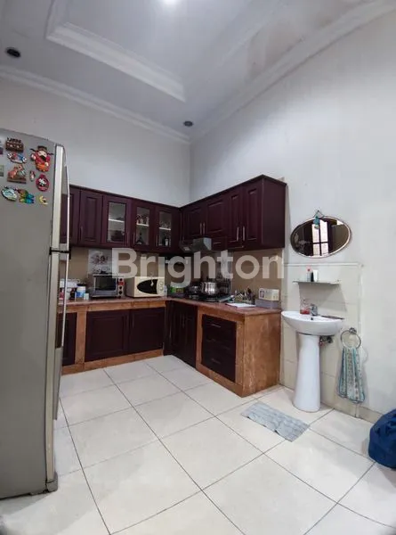 image RUMAH TANJUNG DUREN RAPI TERAWAT SEMI FURNISH 2.5 LANTAI (7)