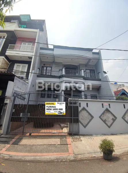 image RUMAH TANJUNG DUREN RAPI TERAWAT SEMI FURNISH 2.5 LANTAI (2)