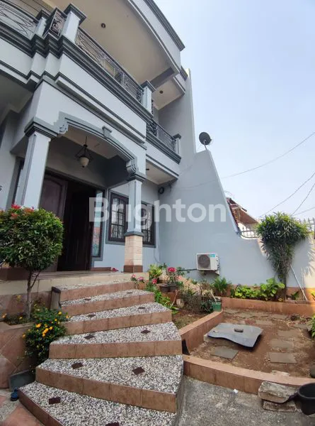 image RUMAH TANJUNG DUREN RAPI TERAWAT SEMI FURNISH 2.5 LANTAI (1)