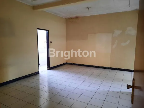 image RUMAH SAYAP PAJAJARAN YANG NYAMAN DALAM LINGKUNGAN YANG TENANG DAN AMAN (3)