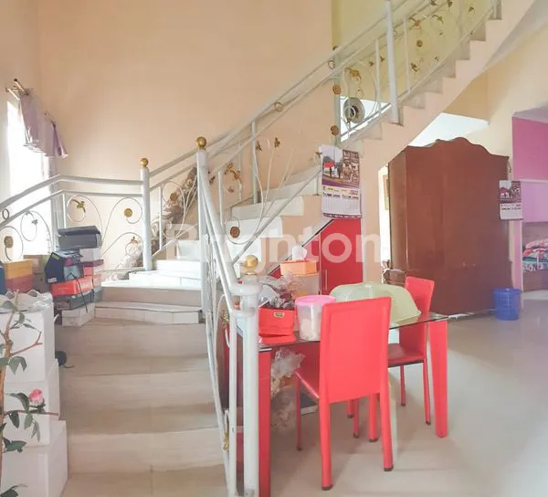 image RUMAH CANTIK HOEK SEMI FURNISH SIAP HUNI VILLA RIZKY ILHAMI KARAWACI TANGERANG (4)