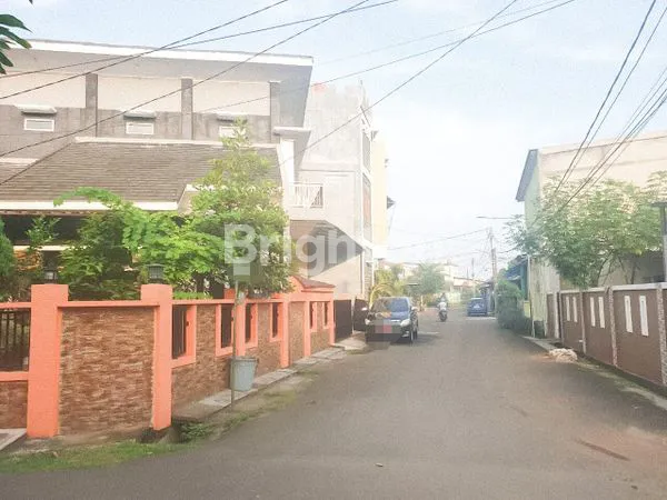 image RUMAH CANTIK HOEK SEMI FURNISH SIAP HUNI VILLA RIZKY ILHAMI KARAWACI TANGERANG (3)