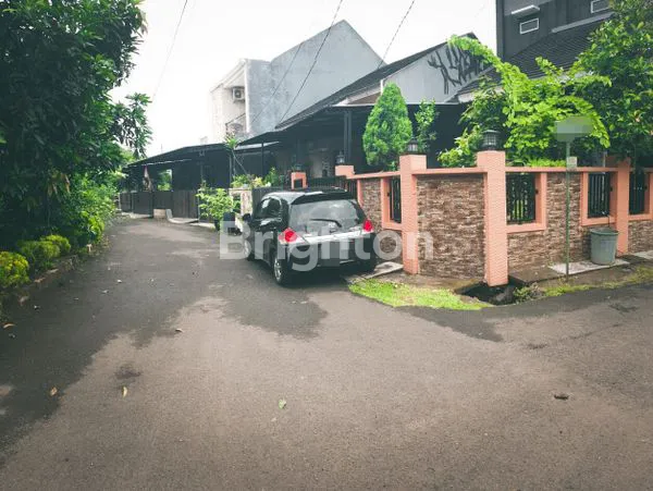 image RUMAH CANTIK HOEK SEMI FURNISH SIAP HUNI VILLA RIZKY ILHAMI KARAWACI TANGERANG (5)