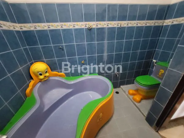 image RUMAH MODEL KLASIK LUAS TERAWAT DI SOEKARNO HATTA MALANG (5)