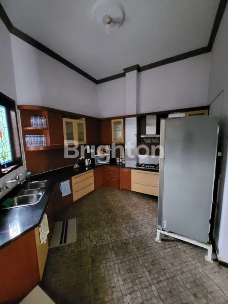image RUMAH MODEL KLASIK LUAS TERAWAT DI SOEKARNO HATTA MALANG (3)