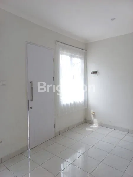 image RUMAH MINIMALIS 2 LANTAI GRANDCITY HYLAND (3)