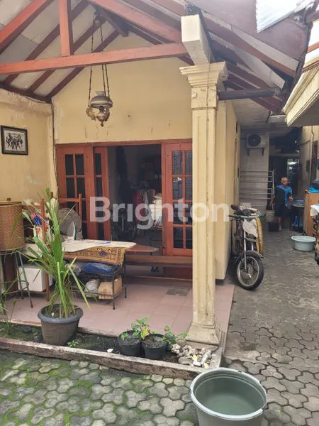 RUMAH 2 LT DI JL TUMAPEL SURABAYA