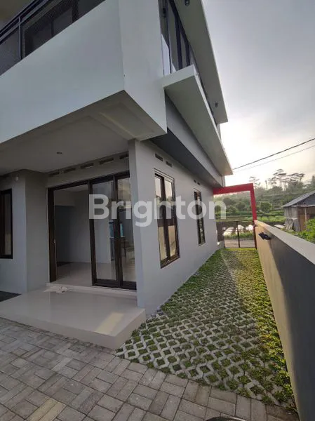 image DIJUAL RUMAH BERKONSEP VILLA POTENSI PASSIVE INCOME DI DAERAH JOYOGRAND MERJOSARI (6)