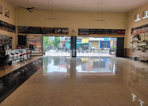 image RUMAH LUAS, BERSIH, NYAMAN DAN INDAH INI LOKASI STRATEGIS BERADA DI URIP SUMOHARJO KEDIRI  (5)