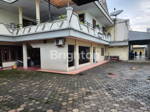 image RUMAH LUAS, BERSIH, NYAMAN DAN INDAH INI LOKASI STRATEGIS BERADA DI URIP SUMOHARJO KEDIRI  (4)