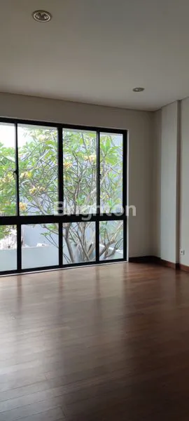 image RUMAH 3 LANTAI MINIMALIS PURI BOTANICAL JAKARTA BARAT (3)