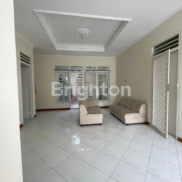 image RUMAH 1 LT HOOK DAN LOKASI STRATEGIS DI SUTOREJO TENGAH SURABAYA (5)