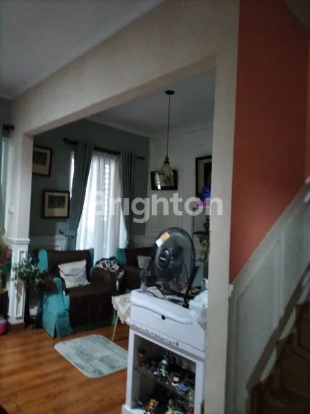 image RUMAH SIAP HUNI  DEKAT PERMATA BINTARO SEKTOR 9 TANGSEL (2)