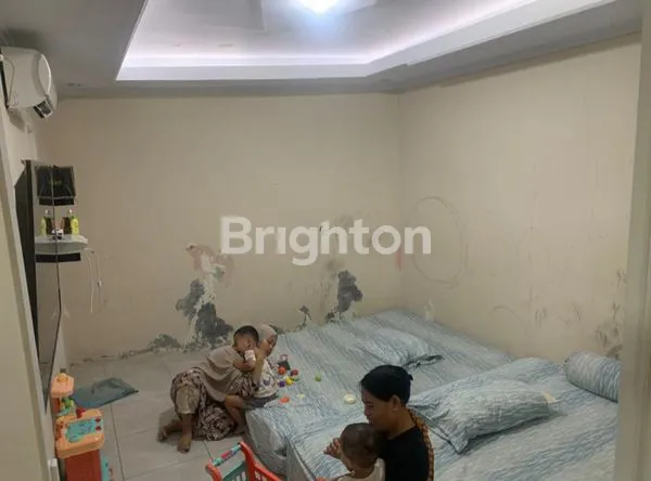 image RUMAH DAN 3 RUKO DI DEPAN JALAN RAYA JAGAKARSA (3)