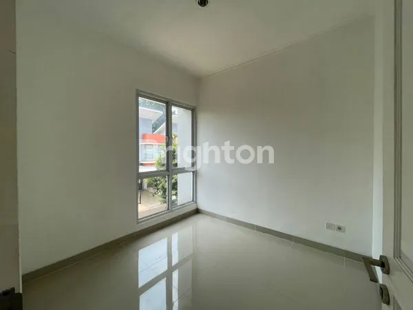 image RUMAH  NYAMAN MINIMALIST HOOK  2 LANTAI CLUSTER MILANO PARAMOUNT GADING SERPONG (5)