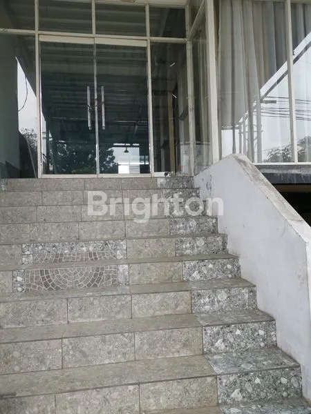 RUKO UNGARAN 4 LANTAI PINGGIR JL UTAMA SEMARANG SOLO DI UNGARAN