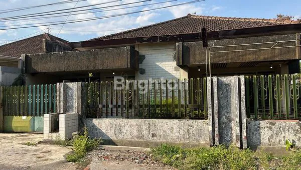 image RUMAH HOOK DI JL BUNGA FLAMBOYAN LOWOKWARU MALANG (2)