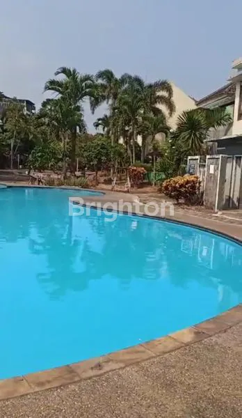 image RUMAH SINGGAH DENGAN KOLAM RENANG UNTUK PENGHUNI KOMPLEKS  (7)