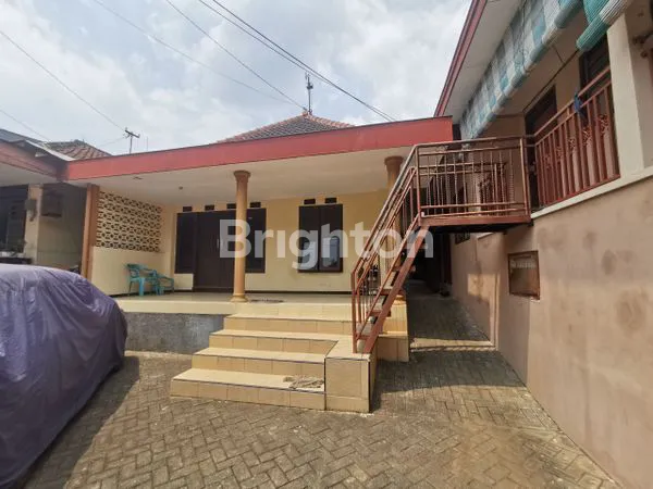 image RUMAH KOST 1 LT YANG LUAS DEKAT UNIV. BRAWIJAYA (1)