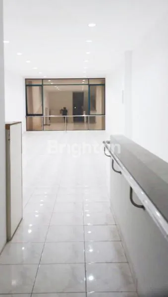 image PETERONGAN RUKO 3 LT + ROOFTOP BAGUS SIAP PAKAI TENGAH KOTA (1)