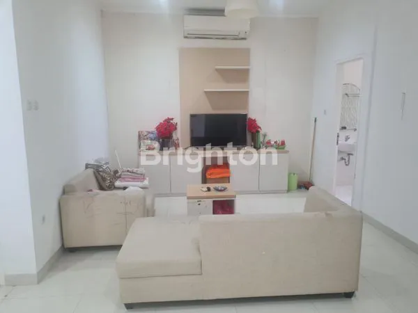 image RUMAH CLUSTER CASTILLA FULL FURNISH LIVING ROOM 2 - 2,5 LANTAI. LANTAI 3 DAK JEMUR + KMR PEMBANTU - HARGA 2.6M MASIH BISA NEGO (1)