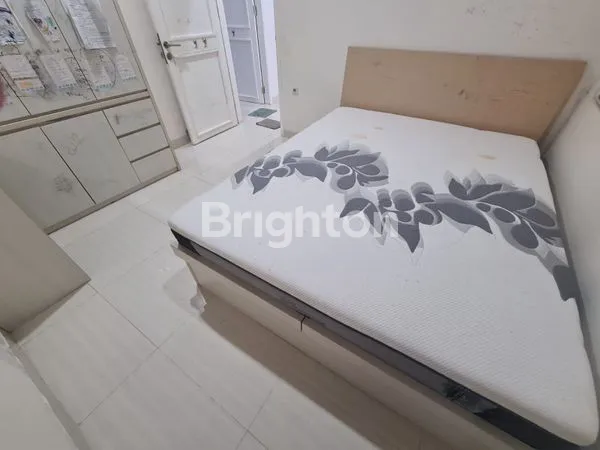 image RUMAH CLUSTER CASTILLA FULL FURNISH LIVING ROOM 2 - 2,5 LANTAI. LANTAI 3 DAK JEMUR + KMR PEMBANTU - HARGA 2.6M MASIH BISA NEGO (5)