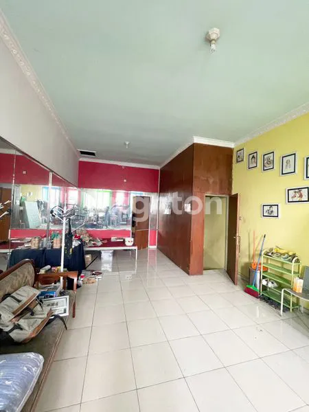 image MURAH. DISEWKAN CEPAT, RUKO SIAP HUNI TANPA RENOV, DI PERUMAHAN GRAHA TIRTA . DEKAT  BRIGJEN KATAMSO , DELTASARI WARU. (2)