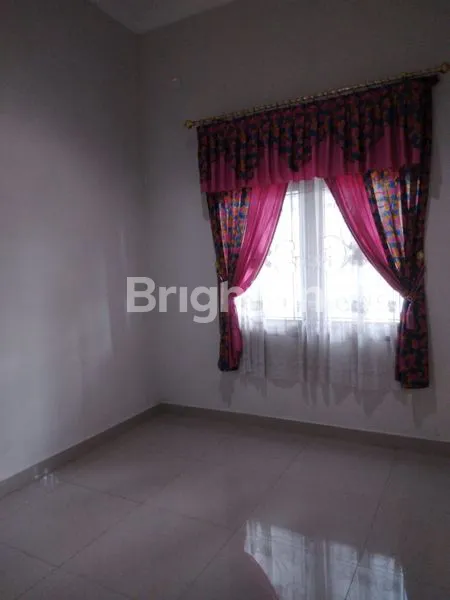 image RUMAH 1 LANTAI DIJUAL DI PERUMAHAN BUMI SEMPAJA  (3)