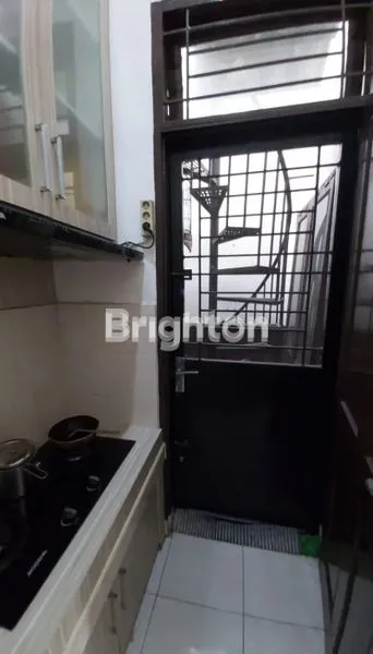 image RUMAH PASAR 2 SETIABUDI KOMPLEK ASTORIA (3)