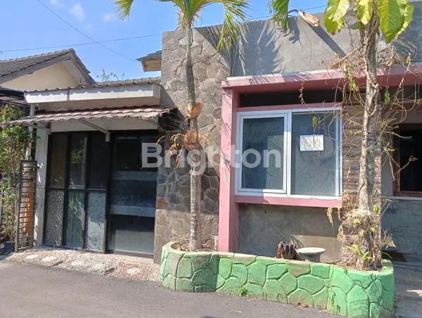 image RUMAH DEKAT EXIT TOL DEKAT DENGAN EDUTORIUM UMS ONE GATE KAWASAN PERUMAHAN (5)