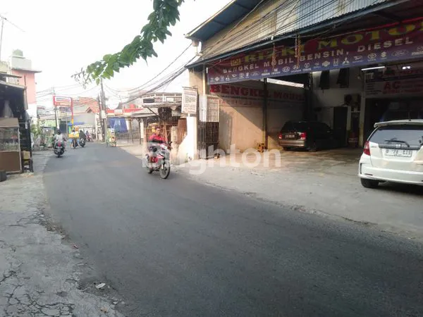 image RUMAH STRATEGIS COCOK UNTUK USAHA BENGKEL, USAHA LAINNYA DI CAKUNG -JAKARTA TIMUR (2)