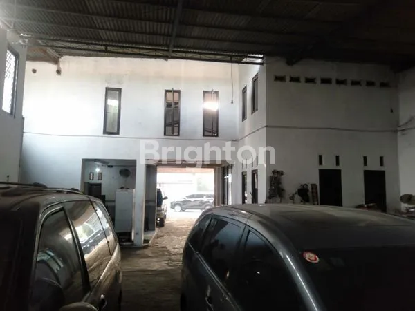 image RUMAH STRATEGIS COCOK UNTUK USAHA BENGKEL, USAHA LAINNYA DI CAKUNG -JAKARTA TIMUR (7)