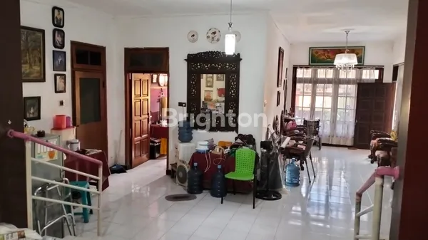 image RUMAH SIMPANG DARMO PERMAI SELATAN SURABAYA (4)