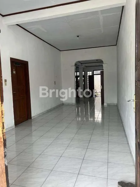 image RUMAH MEGAH 2 LANTAI KAMAR BANYAK LOKASI STRATEGIS CIDENG, JAKARTA PUSAT (1)